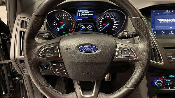 Ford Focus 1,5 TDCI ST-Line Foto 26