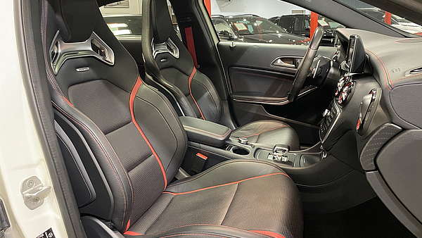 Mercedes A45 AMG 4Matic Turbo Performance Foto 27