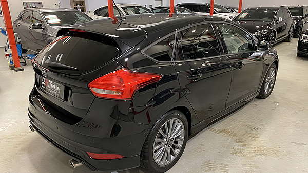 Ford Focus 1,5 TDCI ST-Line Foto 13