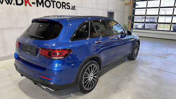 Mercedes GLC220d 4Matic AMG-Line Spektralblau Foto 2