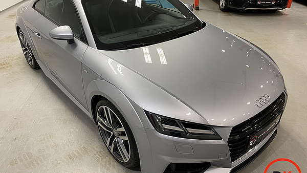 Audi TT Quattro 2.0 TFSI S-Tronic S-Line Foto 6