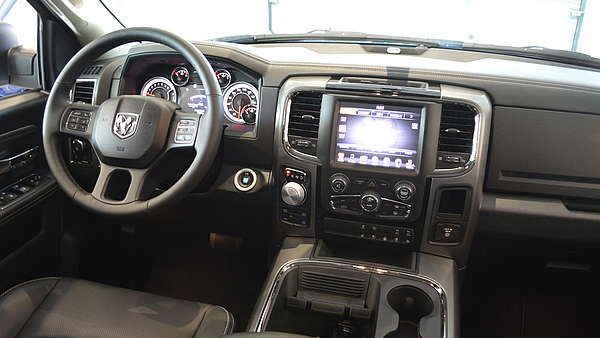 Dodge Ram 1500 Sport Crew Cab Long Bed Foto 10