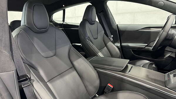 Tesla Model S Plaid (1020 PS) Foto 18