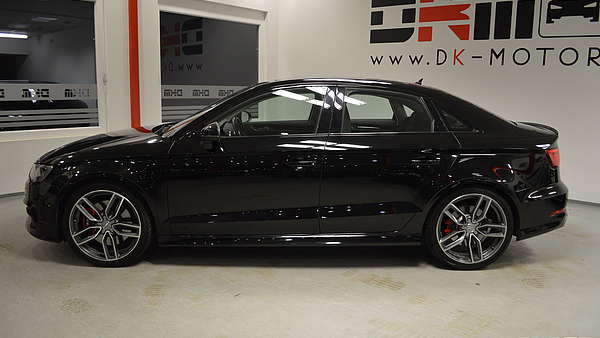 Audi S3 Limousine 2.0 TFSI quattro S-Tronic Foto 2