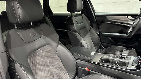 Audi A6 Avant 45 TDI Sport Quattro S-Line Mythos Schwarz Foto 16