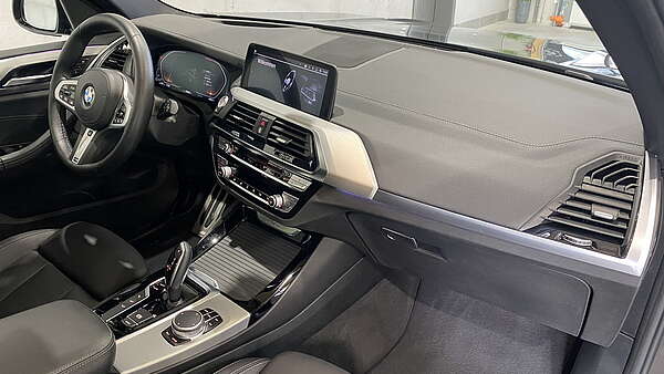 BMW X3 20d M-Paket xDrive grau 2020er Foto 16