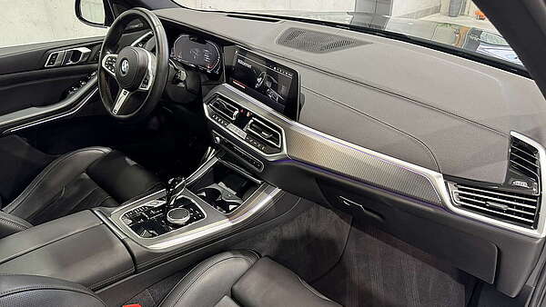 BMW X5 30d xDrive G05 M-Sport Carbon Schwarz 2022 Foto 24