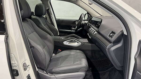 Mercedes GLE 400d 4Matic Aut. AMG Line Diamantweiß Foto 23