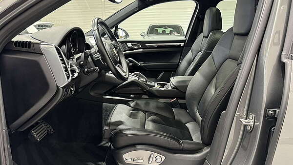 Porsche Cayenne S II FL eHybrid Meteorgrau Foto 14