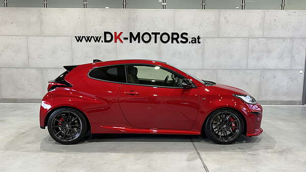 Toyota Yaris GR High Performance Emotional Red Metallic Foto 0