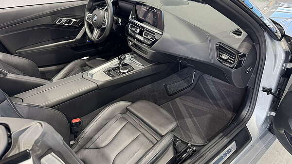 BMW Z4 M40i sDrive Aut. Glaciersilber Foto 22