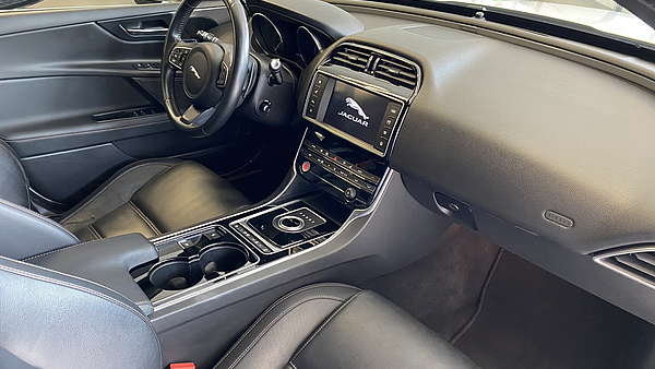 Jaguar XE 20d E-Performance Prestige Autom. Foto 15