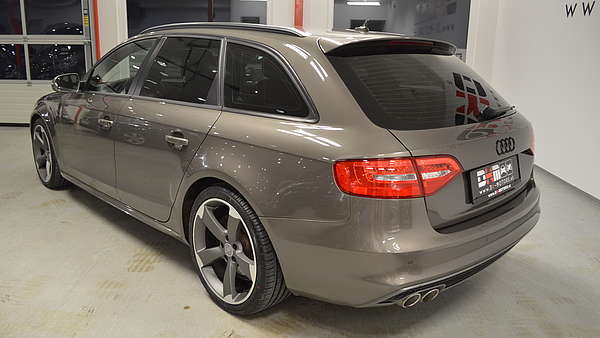 Audi A4 Avant 2.0 TDI Automatik S-Line 2013 Foto 2