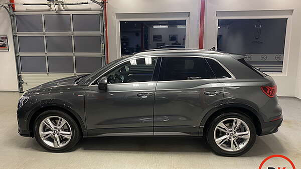 Audi Q3 40 TDI quattro S-Tronic S-Line Foto 4