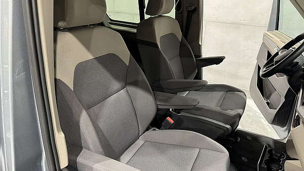 VW T7 Multivan 1,4 TSI Eco eHybrid 7 Sitzer KR Foto 43