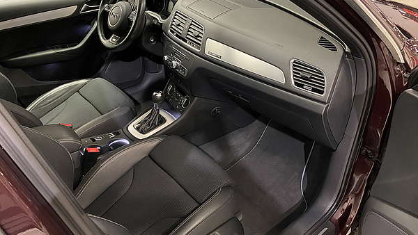Audi Q3 Sport Quattro 2.0 TDI S-Tronic Foto 17