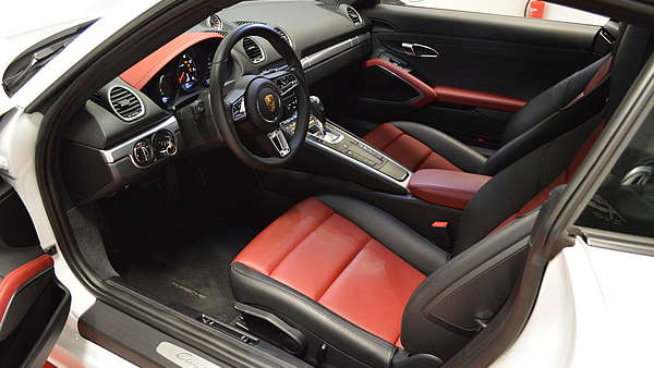 Porsche Cayman 718 PDK Foto 18