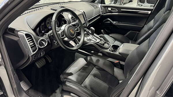 Porsche Cayenne S II FL eHybrid Meteorgrau Foto 13