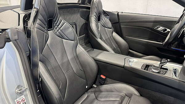 BMW Z4 M40i sDrive Aut. Glaciersilber Foto 24