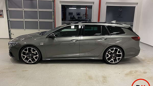 Opel Insignia B GSI 2.0 Turbo 4x4 Sports Tourer Foto 2