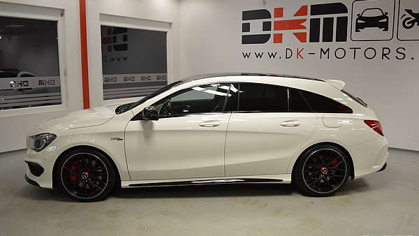 Mercedes CLA 45 AMG Shooting Brake weiss Foto 1