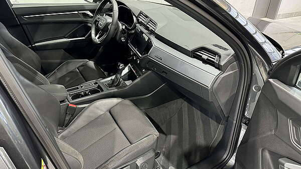 Audi Q3 40 TFSI Quattro S-Tronic S-Line Daytona Grau Foto 18
