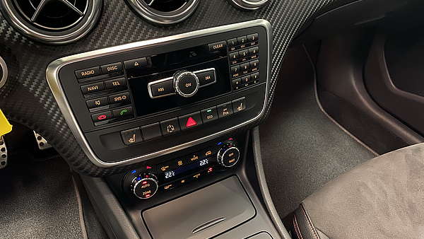 Mercedes A220 CDI AMG grau Foto 19