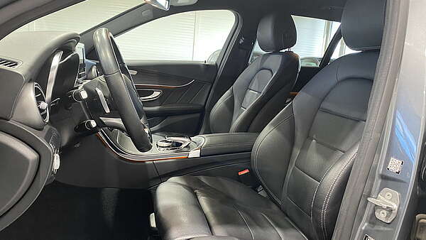 Mercedes T-Modell C220d 4Matic AMG Line Foto 9