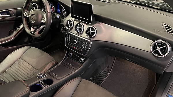 Mercedes GLA 180d Autom. AMG Line Foto 16