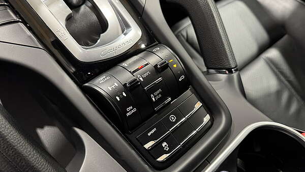 Porsche Cayenne II FL 3.0 Diesel Sport Design Foto 24