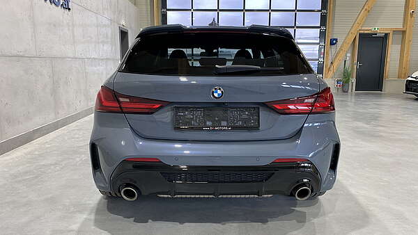 BMW M135i (F40) xDrive Autm. Storm Bay Foto 4