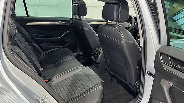 VW Passat Kombi 2.0 TDI DSG R-Line 2023 Nr.2 Foto 19