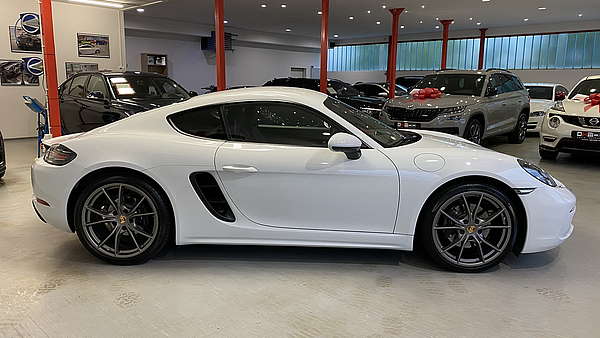 Porsche 718 Cayman PDK weiss Foto 5