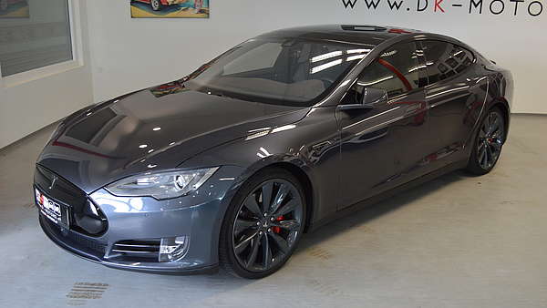 Tesla Model S P85D Foto 1