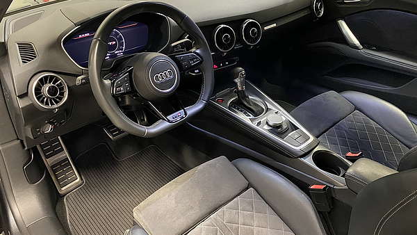 Audi TTS Coupe S-Tronic Foto 16