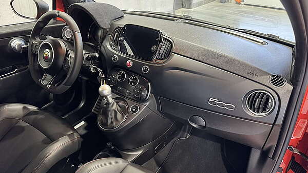 Abarth 695 Competizione 2023 Foto 18