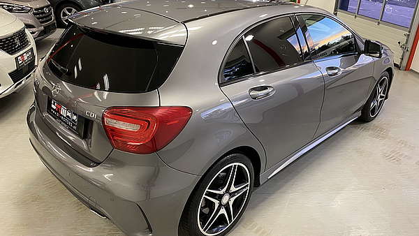 Mercedes A220 CDI AMG grau Foto 4