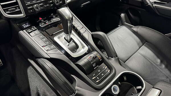 Porsche Cayenne S II FL eHybrid Meteorgrau Foto 26