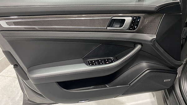 Porsche Panamera 4 e-Hybrid Sport Turismo Foto 21