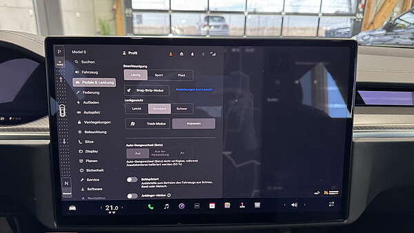 Tesla Model S Plaid (1020 PS) Foto 26