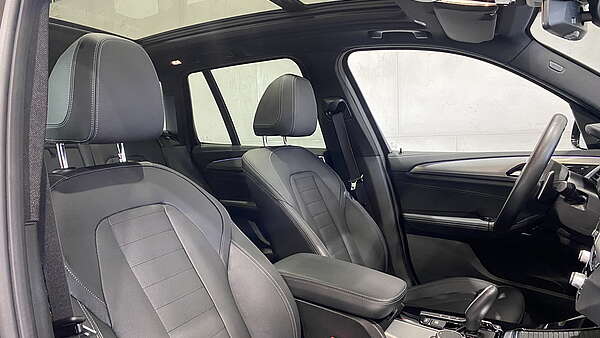 BMW X3 20d M-Paket xDrive grau 2020er Foto 15