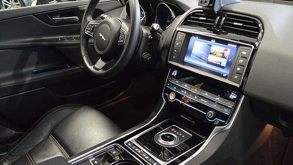 Jaguar XE 20d Prestige Autom. Foto 18