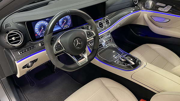 Mercedes E43 AMG T-Modell Designo Foto 23