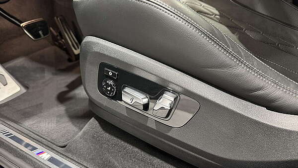 BMW X5 30d xDrive G05 M-Sport Carbon Schwarz 2022 Foto 18