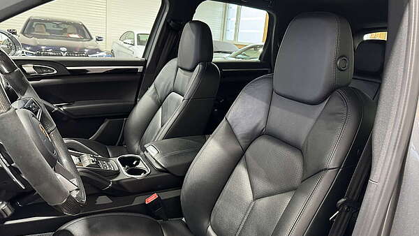 Porsche Cayenne II FL 3.0 Diesel Sport Design Foto 16
