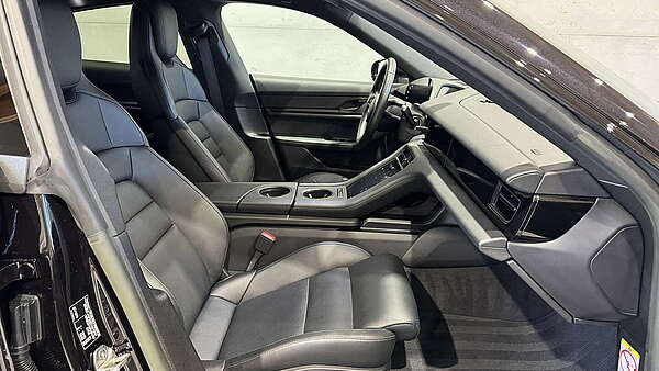 Porsche Taycan Basis Plus 83,7 kWh Foto 18