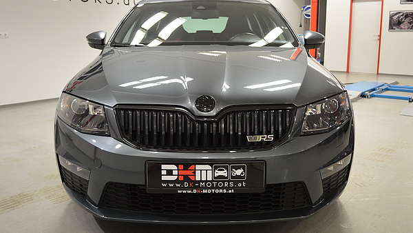 Skoda Octavia Kombi RS TDI grau Foto 6