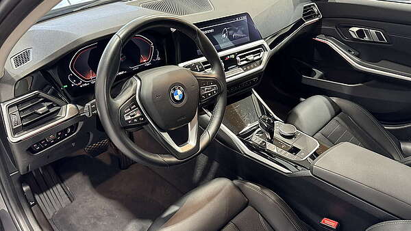 BMW 320i Touring (G21) Sport Line Aut. Foto 13