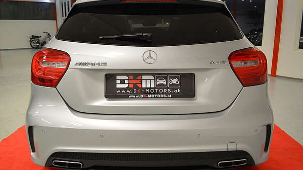 Mercedes A45 AMG silber Foto 4