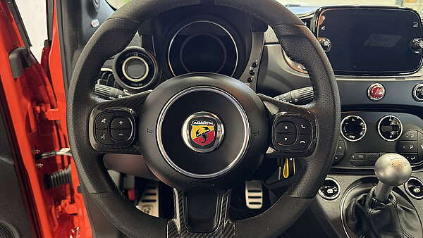 Abarth 695 Competizione 2023 Foto 20